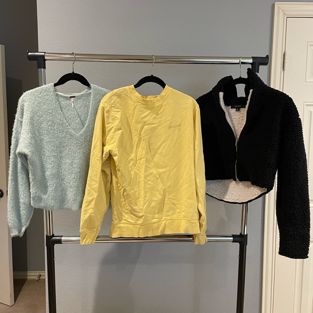 Lot of three sweaters!